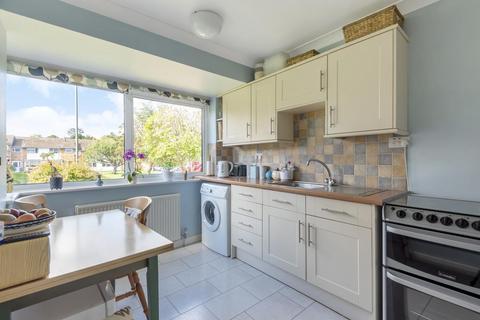 30 Bladon Close, Guildford, GU1 1TY