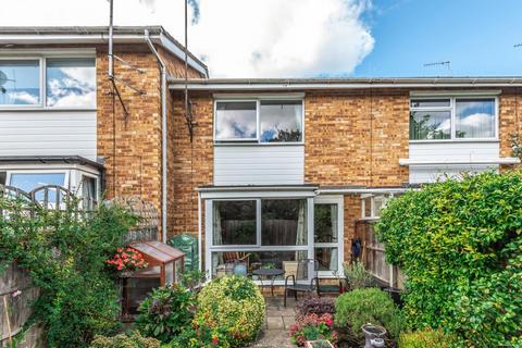 30 Bladon Close, Guildford, GU1 1TY