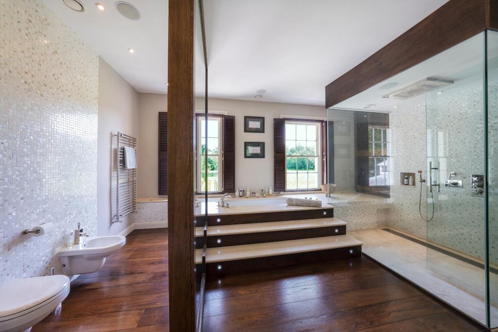En Suite Bathroom