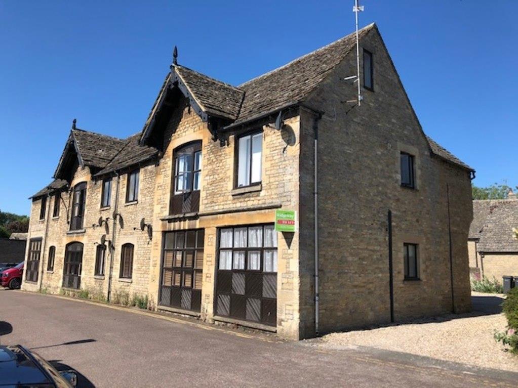 Toveys Granary, Lechlade 3 bed ground floor flat £950 pcm (£219 pw)