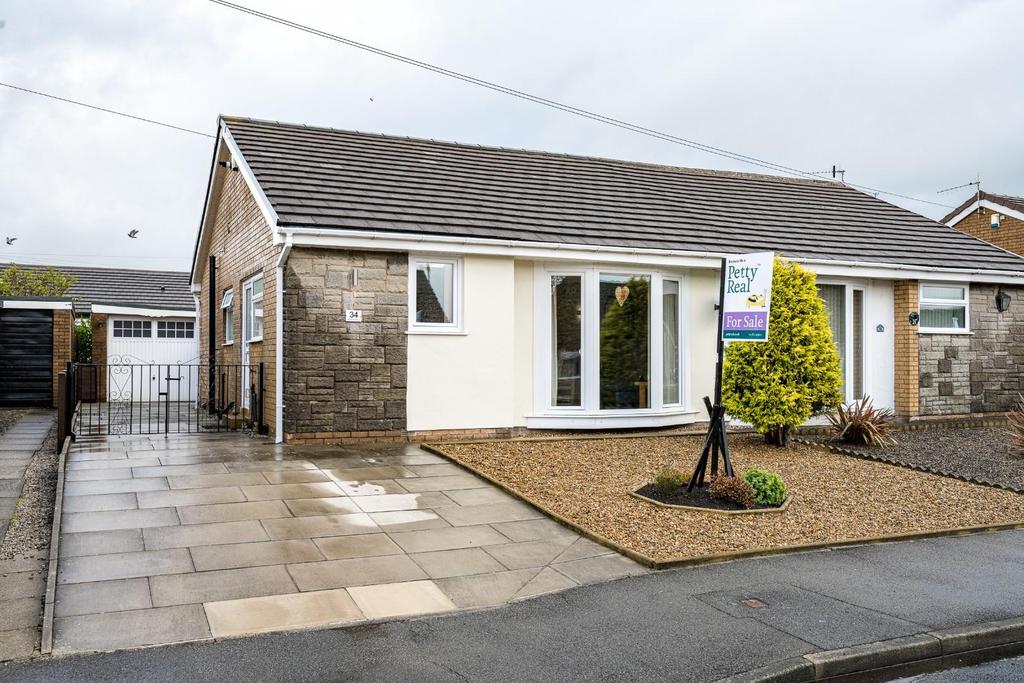 Richmond Avenue, Burnley 2 bed semidetached bungalow £240,000