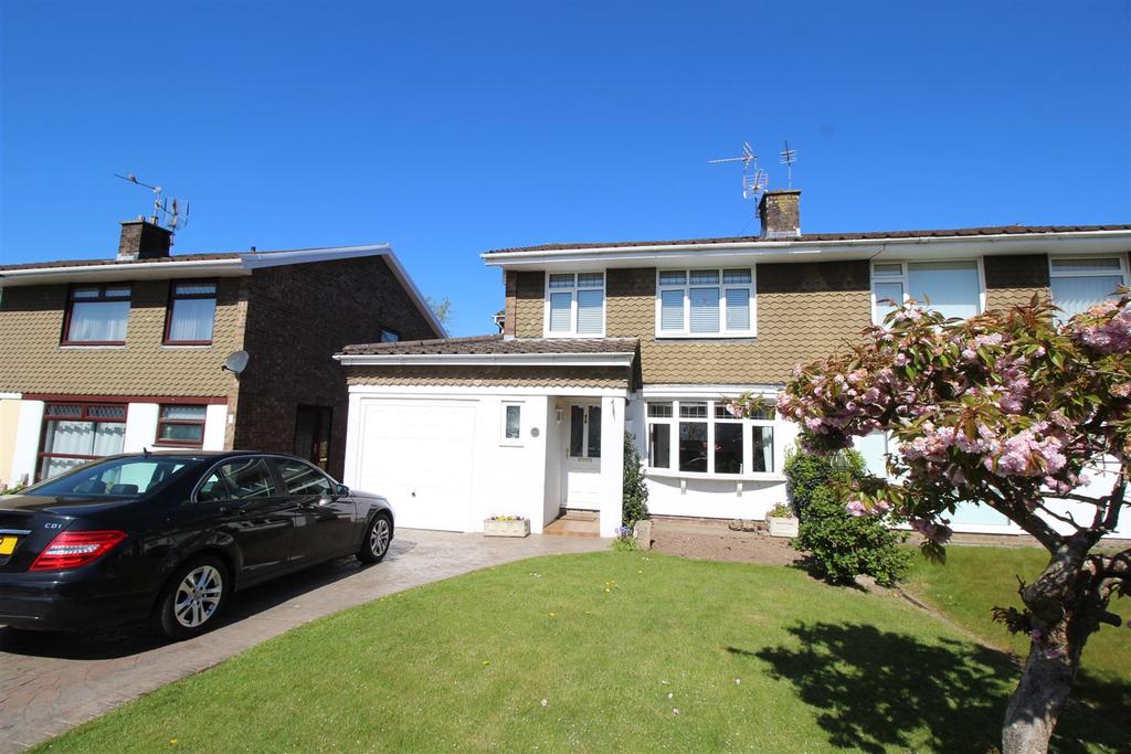 Thornhill Way, Rogerstone, Newport 3 bed semidetached house £250,000