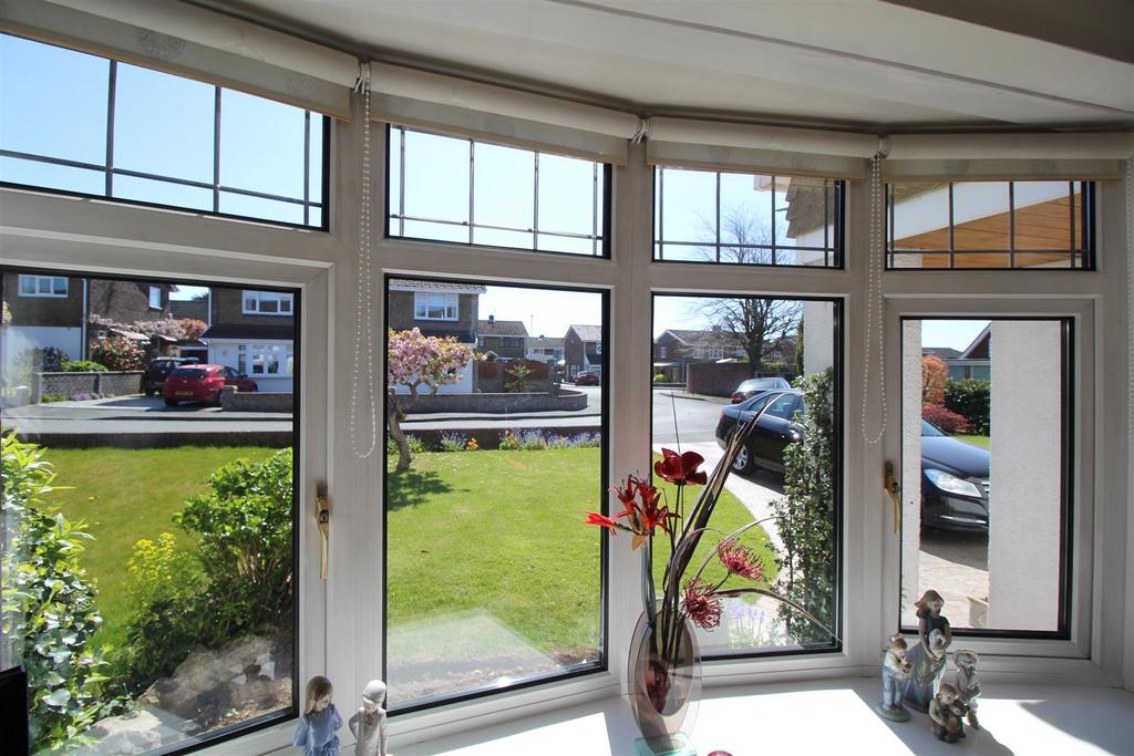 Thornhill Way, Rogerstone, Newport 3 bed semidetached house £250,000