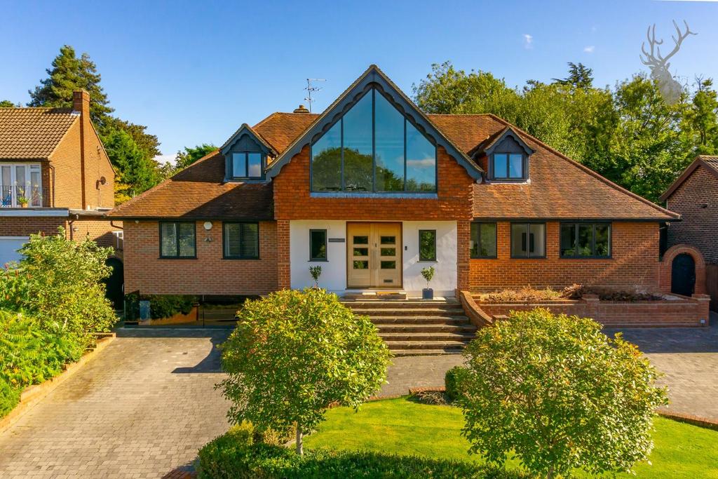 Nursery Road, Loughton 5 bed detached house £2,200,000