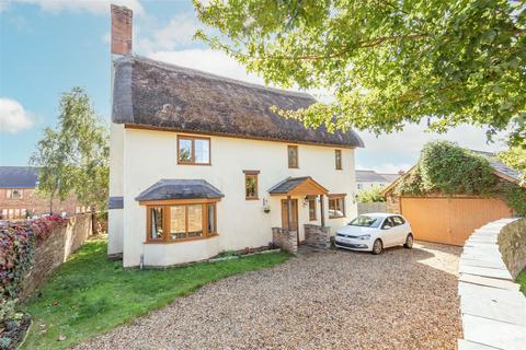 12 Iter Court, Bow, Crediton, EX17 6BZ