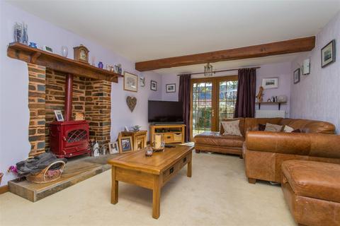 12 Iter Court, Bow, Crediton, EX17 6BZ