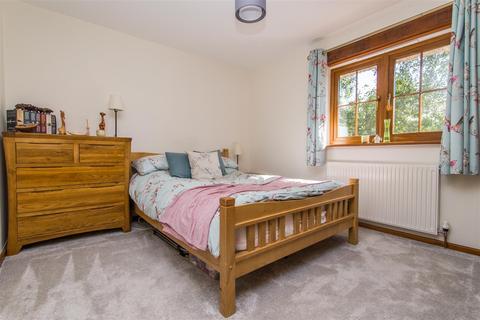 12 Iter Court, Bow, Crediton, EX17 6BZ