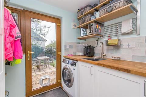 12 Iter Court, Bow, Crediton, EX17 6BZ