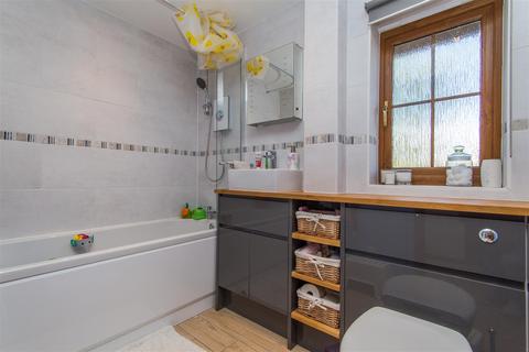 12 Iter Court, Bow, Crediton, EX17 6BZ