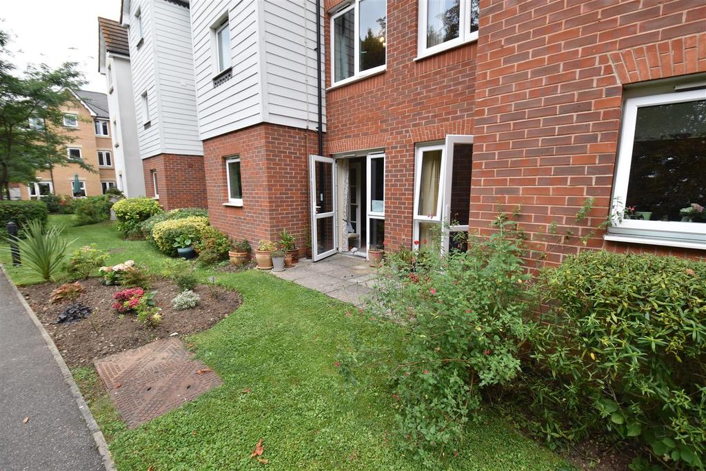 Ashingdon Road, Rochford 1 bed retirement property £145,000