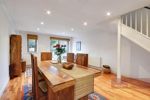 4, Brook Lodge Brook Lane North, Brentford, TW8 0QW