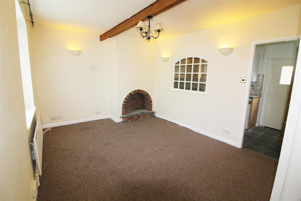 Westgate, Almondbury, Huddersfield.... 2 bed terraced house £120,000