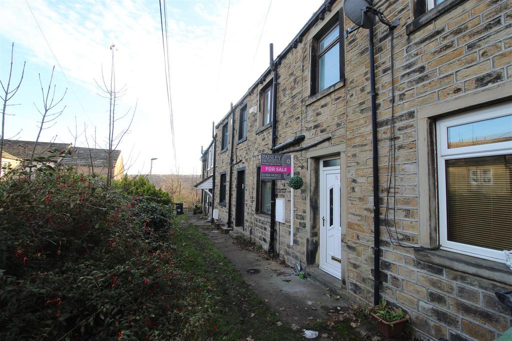 Westgate, Almondbury, Huddersfield.... 2 bed terraced house £120,000