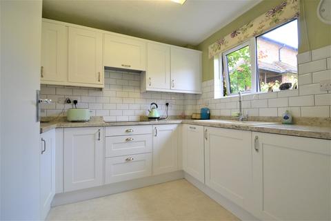 2 bedroom flat to rent, White Horse Court, Storrington, Pulborough, West Sussex, RH20