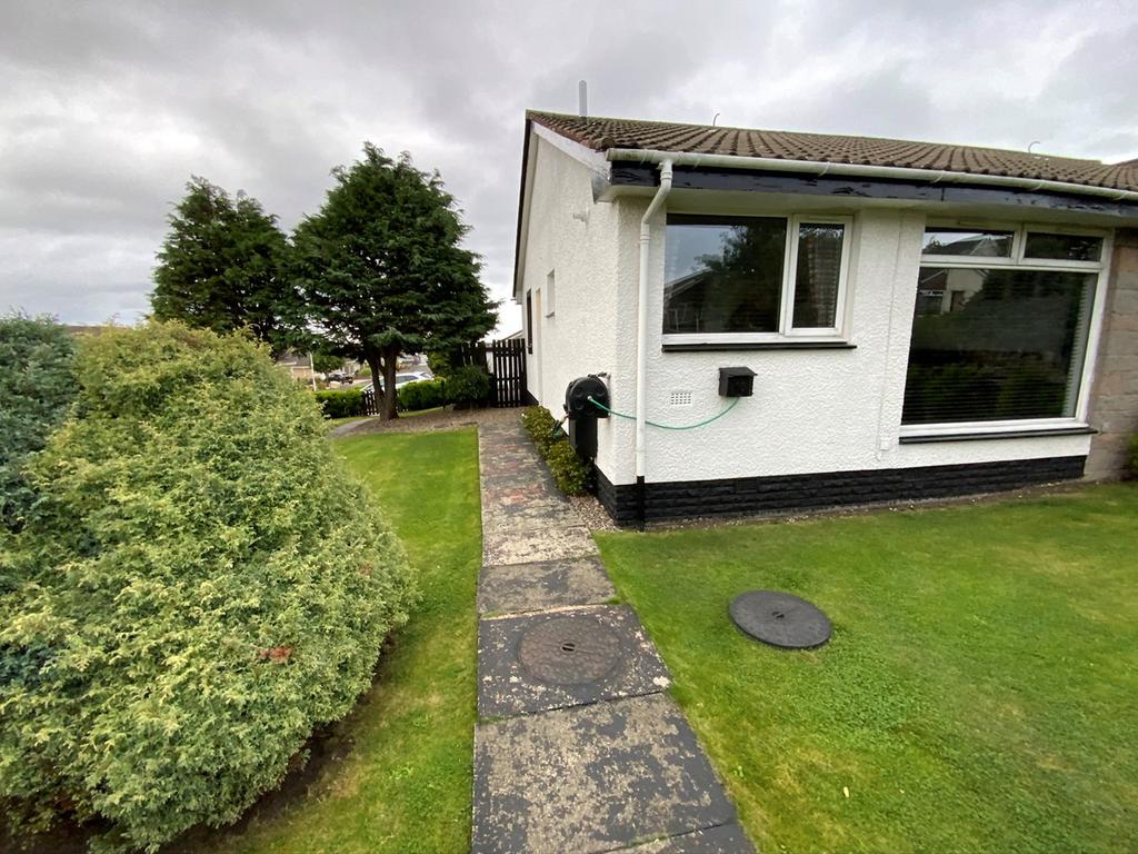 Glebe Place, Kinghorn, Burntisland, KY3 2 bed semidetached bungalow £164,950