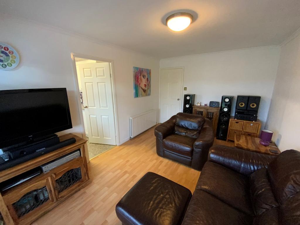 Glebe Place, Kinghorn, Burntisland, KY3 2 bed semidetached bungalow