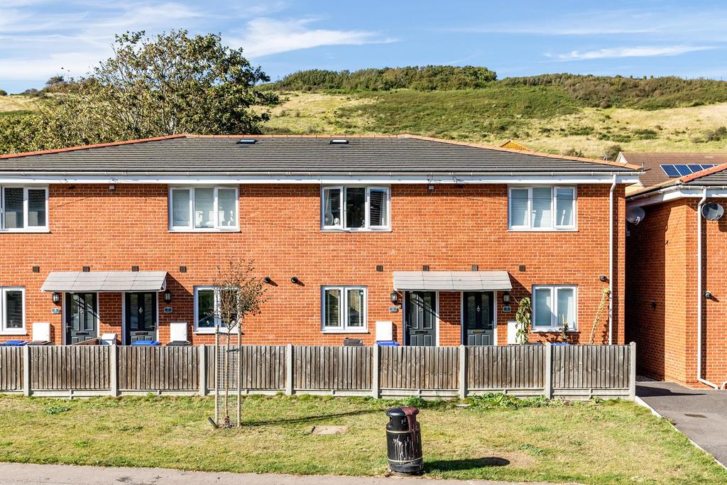 Old Folkestone Road, Dover, CT17 2 bed terraced house £220,000