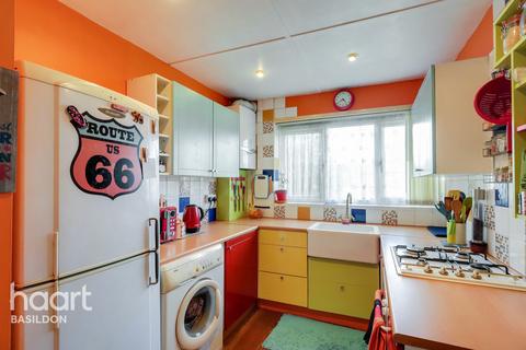 116 Chesterford Green, Basildon, SS14 3PT