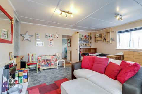 116 Chesterford Green, Basildon, SS14 3PT