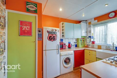 116 Chesterford Green, Basildon, SS14 3PT