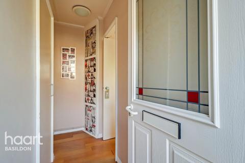 116 Chesterford Green, Basildon, SS14 3PT