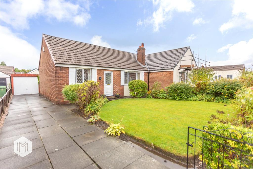 York Avenue, Little Lever, Bolton, BL3 2 bed bungalow - £195,000