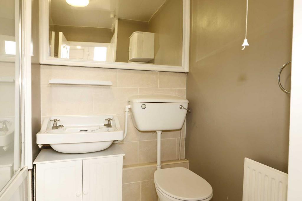 Central Square, Maghull 2 bed flat £675 pcm (£156 pw)