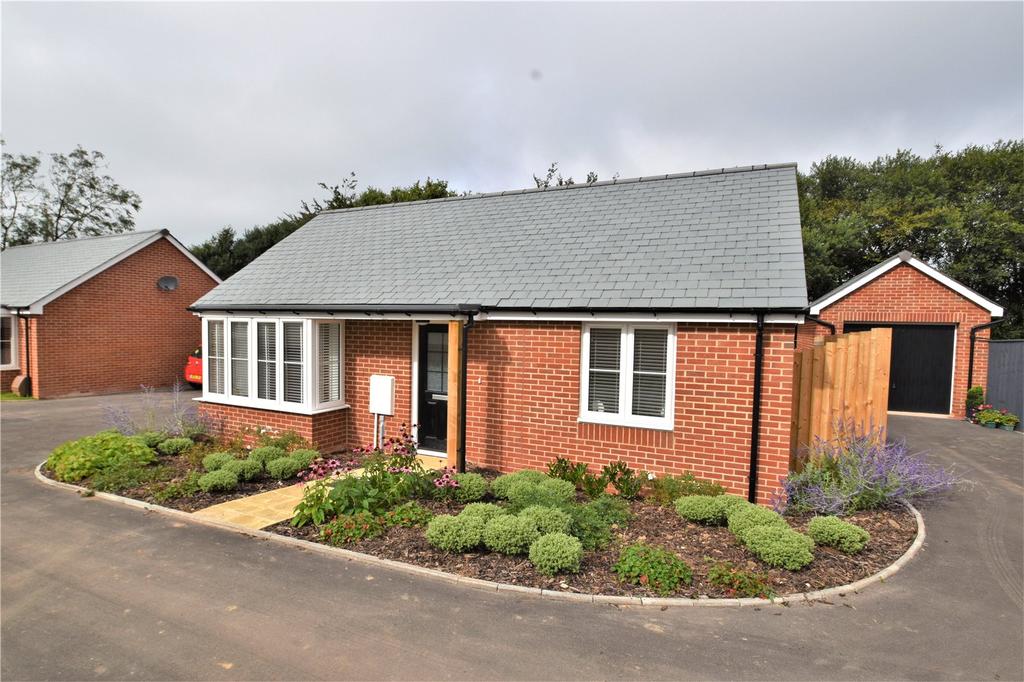 Willow Rise, Witheridge, Tiverton, EX16 2 bed bungalow £280,000