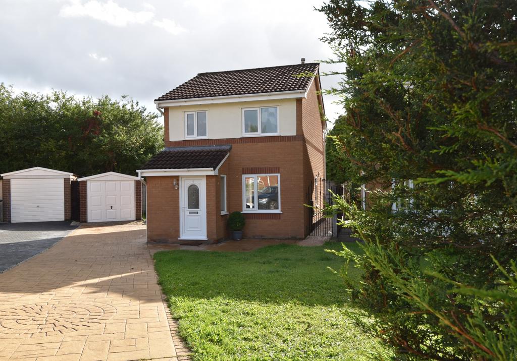 Caledonian Drive, Eccles, M30 3 bed detached house £290,000