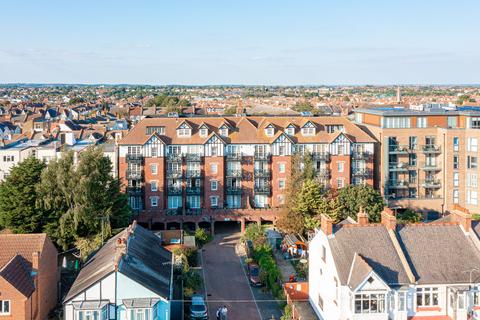 3 bedroom apartment for sale - Leigh Road, Leigh-on-sea, SS9