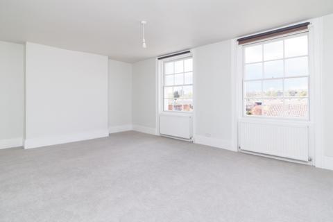 3 bedroom apartment to rent, London Road, Canterbury