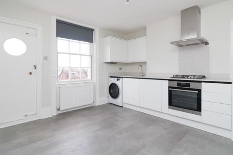 3 bedroom apartment to rent, London Road, Canterbury