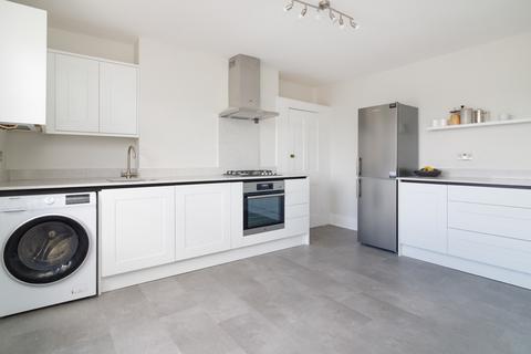 3 bedroom apartment to rent, London Road, Canterbury