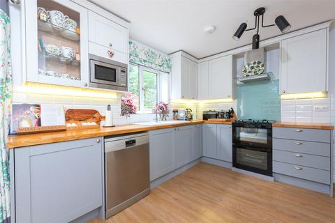 9 Ely Close, Frimley, Camberley, GU16 9FB