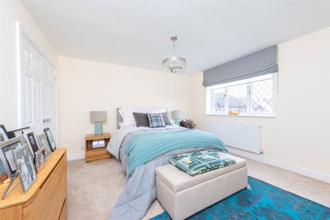 9 Ely Close, Frimley, Camberley, GU16 9FB