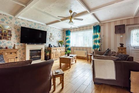 41 Upfield, Swindon, SN3 6PE