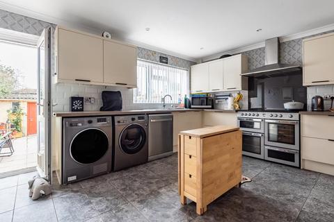41 Upfield, Swindon, SN3 6PE