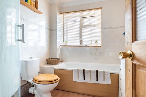 41 Upfield, Swindon, SN3 6PE