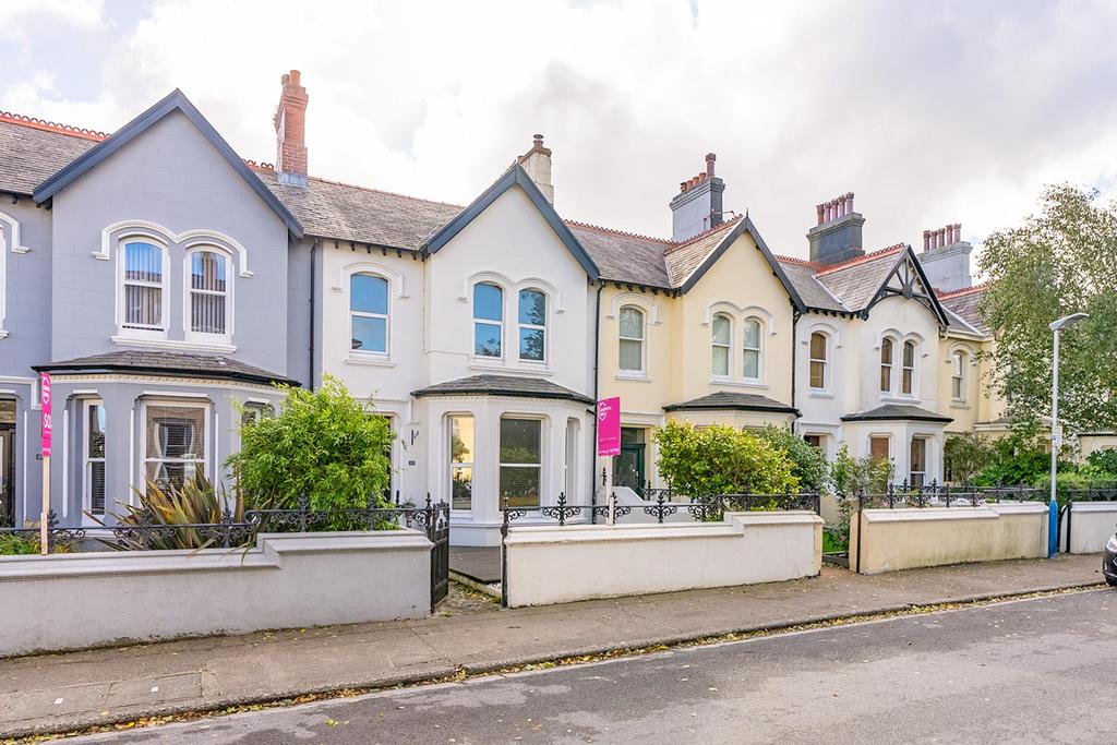 29, Hawarden Avenue, Douglas 4 bed terraced house £337,500