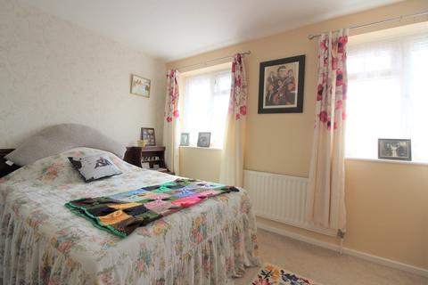 18 Firs Lane, Folkestone, CT19 4QE