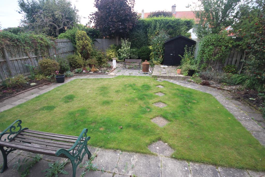 Oakland Road, Monkseaton, Whitley... 3 bed semidetached bungalow £300,000