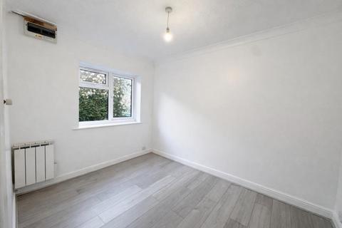 1 bedroom apartment to rent, Kitchener Road, Hp11
