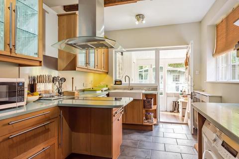 Highcombe Cottage Tilford Road, Hindhead, GU26 6RH