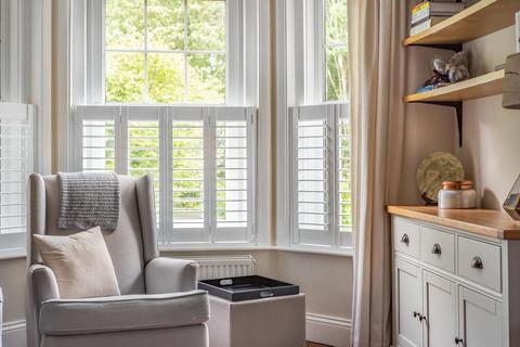 Highcombe Cottage Tilford Road, Hindhead, GU26 6RH