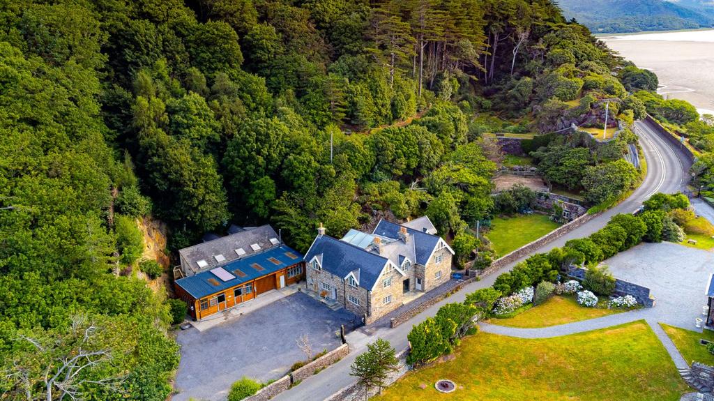 Coes Faen Lodge