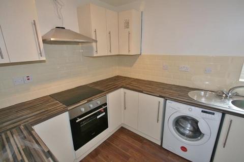 2 bedroom flat to rent, Linton Close, Tadley, RG26