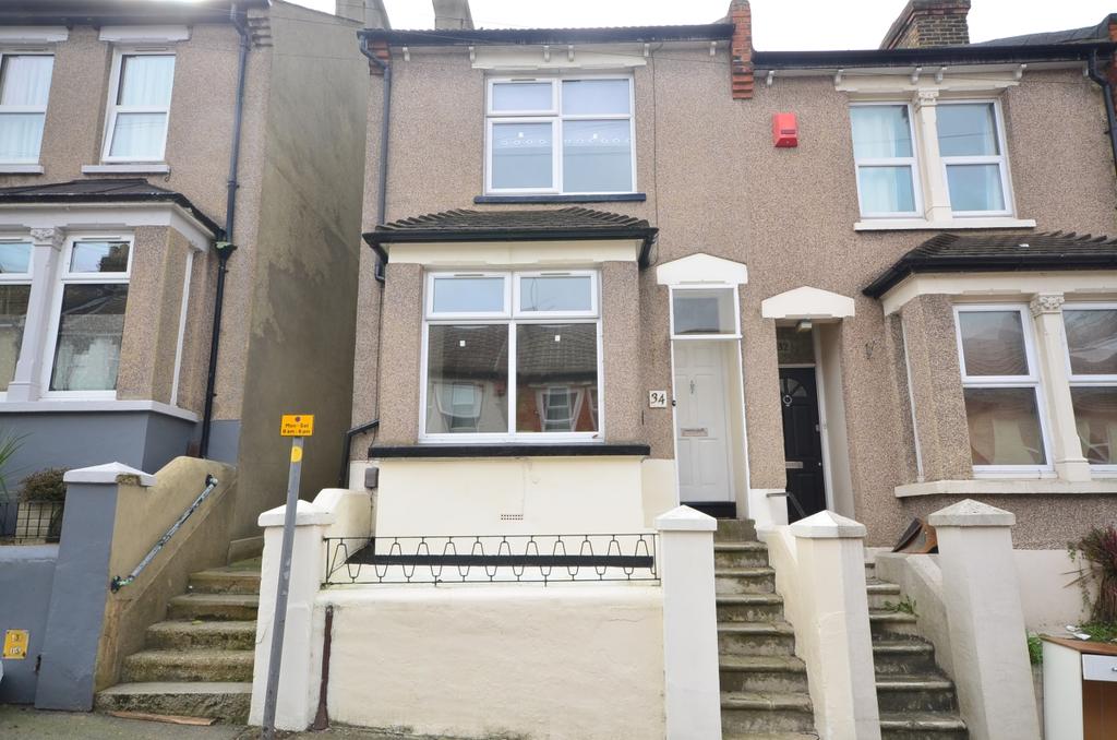 Cecil Road Rochester ME1 3 bed terraced house £1,200 pcm (£277 pw)