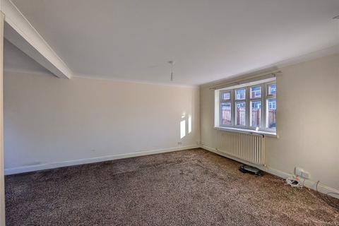 3 bedroom terraced house to rent, Fairfield Avenue, Ormesby