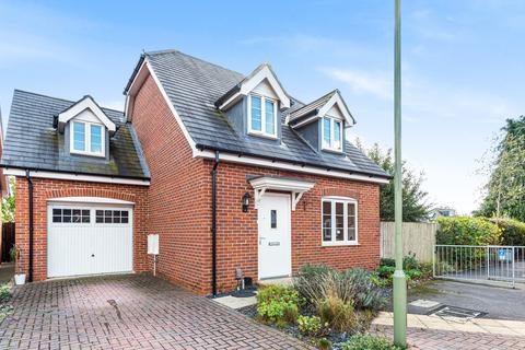 19 Knights Meadow, North Baddesley, Southampton, SO52 9AF