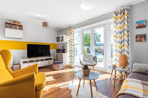 19 Knights Meadow, North Baddesley, Southampton, SO52 9AF